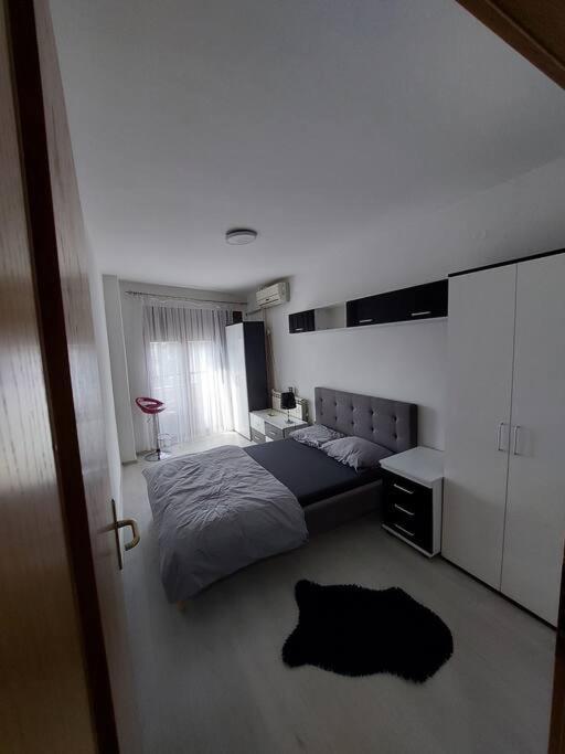 City Center Chic, Urban Apartment Skopje Ngoại thất bức ảnh